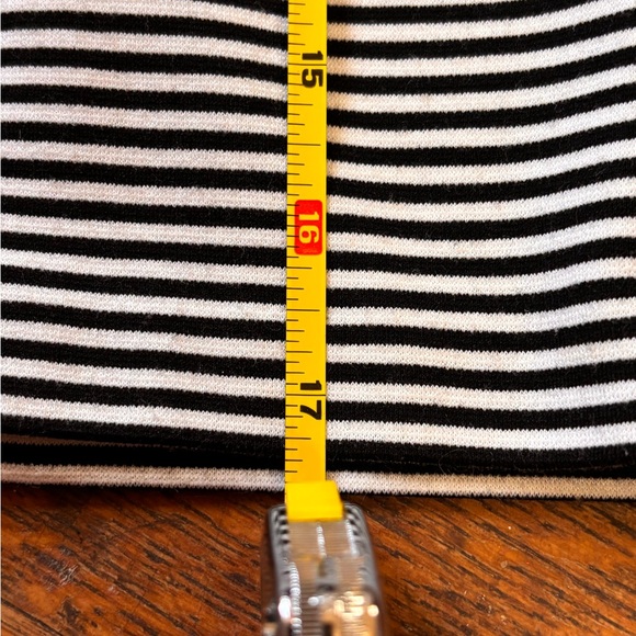 Michael Kors Black White Striped A-Line Skirt Size 4 - Picture 8 of 8